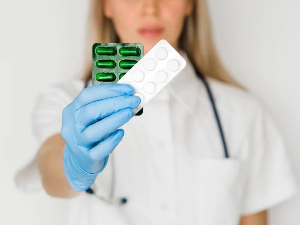 Leki przeciwkrzepliwe a zabiegi stomatologiczne – o czym pacjent powinien poinformować dentystę?